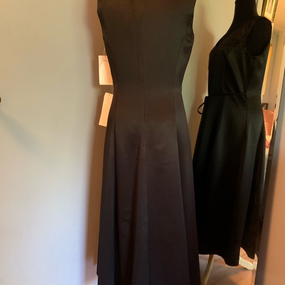 Black satin v-neck fit and flare sleeveless long dress. NWT - Picture 4 of 9